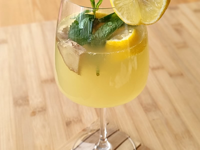 Een zelfgemaakte Limoncello Spritz