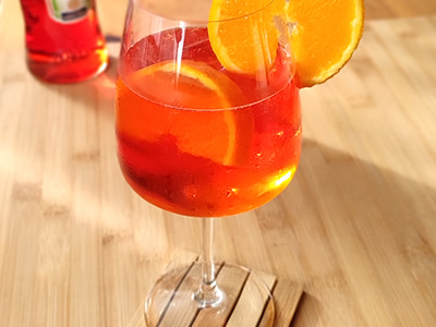 Een zelfgemaakte Aperol Spritz