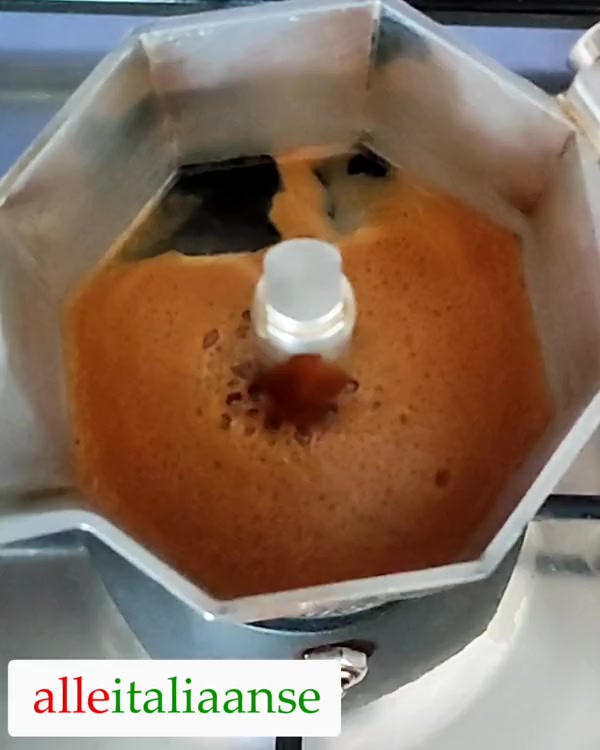 Zet de espresso of de mokka koffie